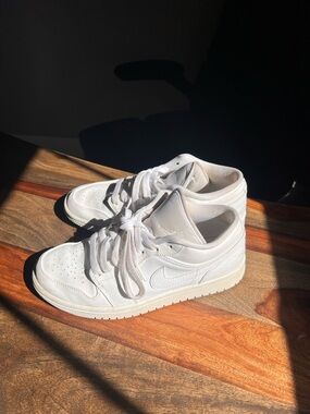 Nike White Low-Top Sneakers with Perforated Toe